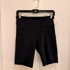 Medium black biker shorts with pockets